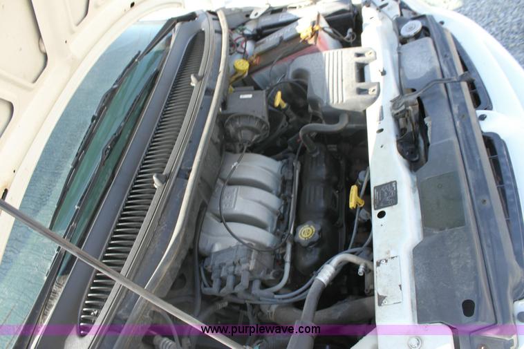 image for item 6533 1999 Dodge Caravan mini van