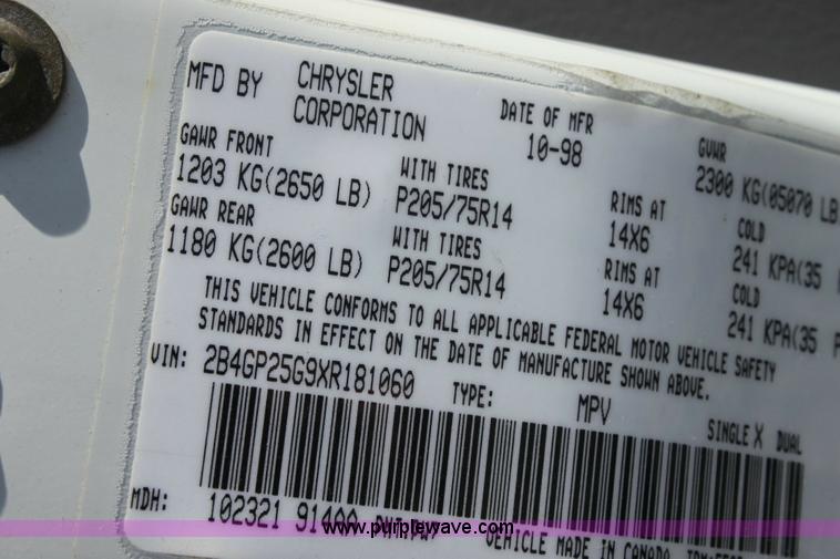 image for item 6533 1999 Dodge Caravan mini van