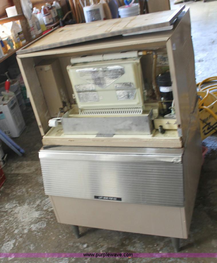 image for item 6537 Manitowec C170 ice machine