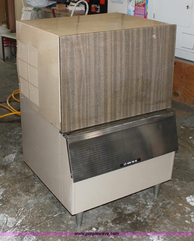 image for item 6537 Manitowec C170 ice machine