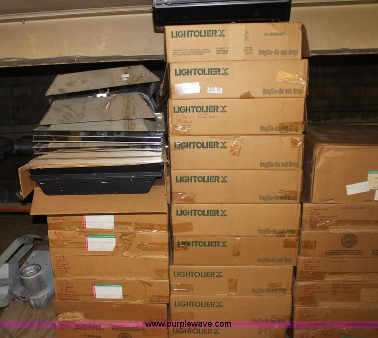 image for item 6539 (29) assorted light fixtures