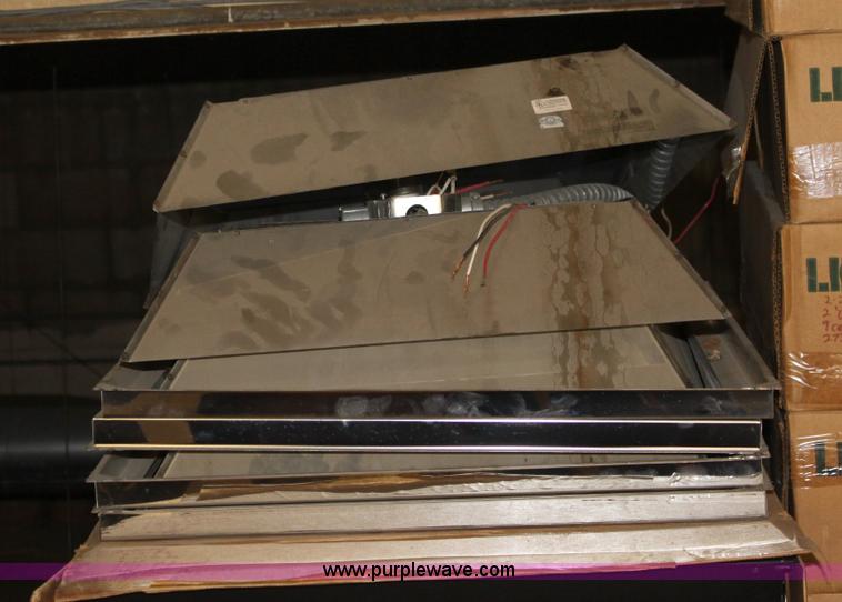 image for item 6539 (29) assorted light fixtures