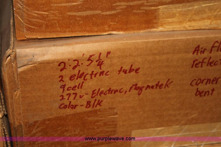 image for item 6539 (29) assorted light fixtures