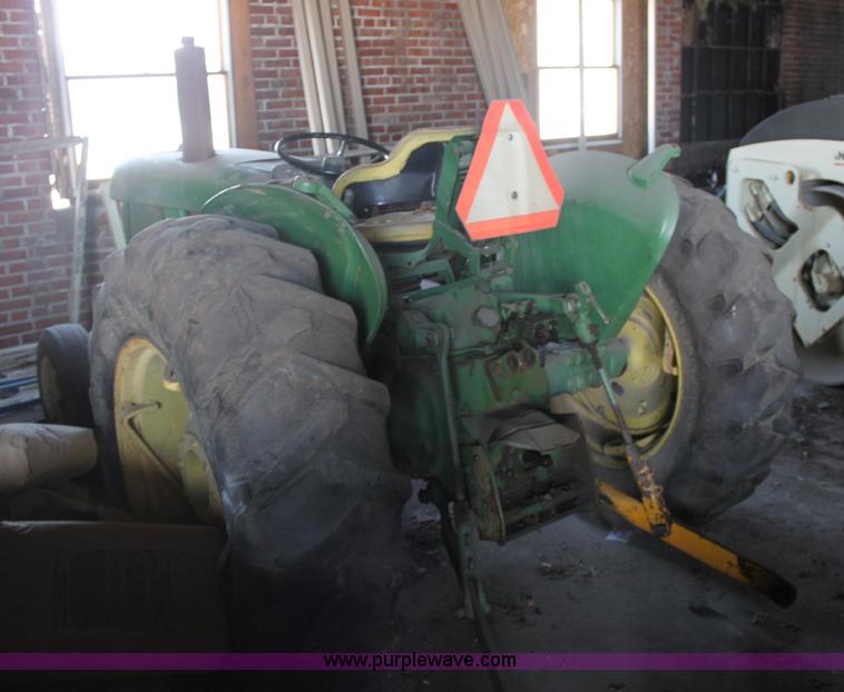 image for item 6541 1968 John Deere 1530 tractor