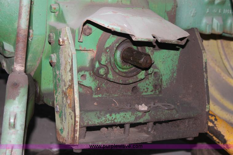 image for item 6541 1968 John Deere 1530 tractor