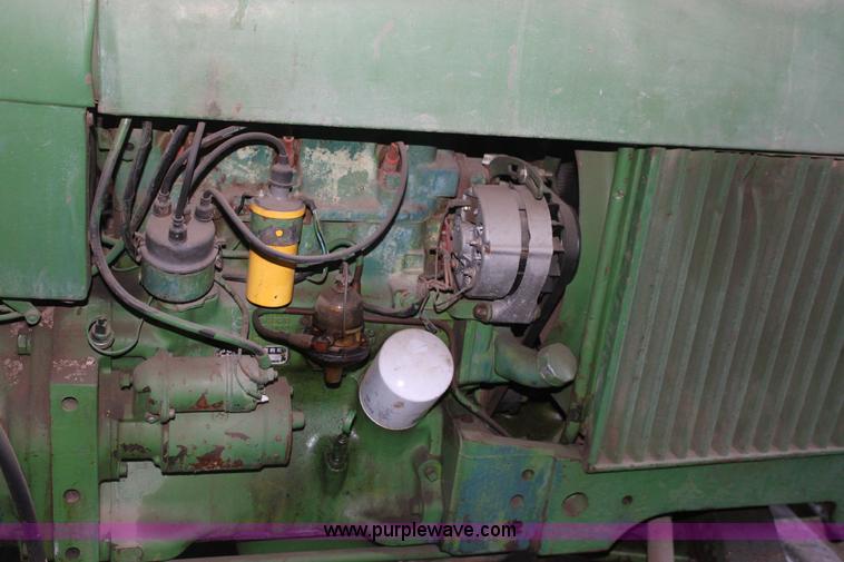 image for item 6541 1968 John Deere 1530 tractor