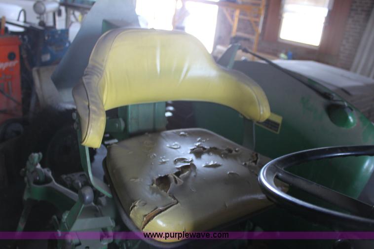 image for item 6541 1968 John Deere 1530 tractor