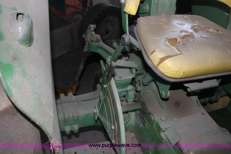 image for item 6541 1968 John Deere 1530 tractor