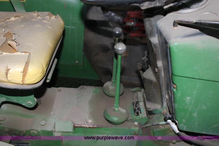 image for item 6541 1968 John Deere 1530 tractor