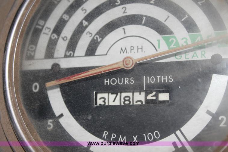 image for item 6541 1968 John Deere 1530 tractor