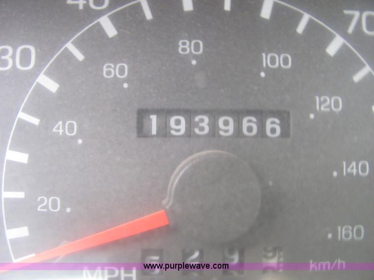 image for item 6937 1999 Ford F450 XL Super Duty bucket truck