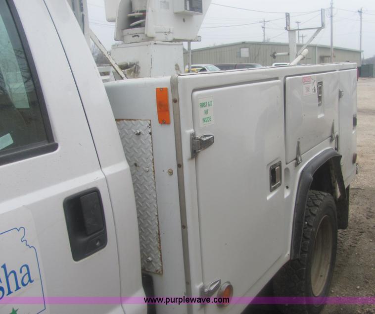 image for item 6937 1999 Ford F450 XL Super Duty bucket truck