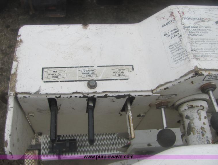 image for item 6937 1999 Ford F450 XL Super Duty bucket truck