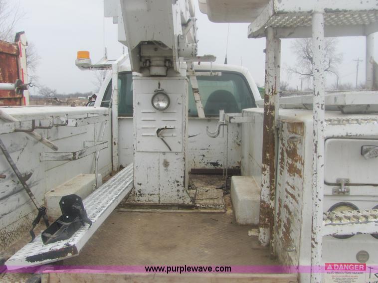 image for item 6937 1999 Ford F450 XL Super Duty bucket truck