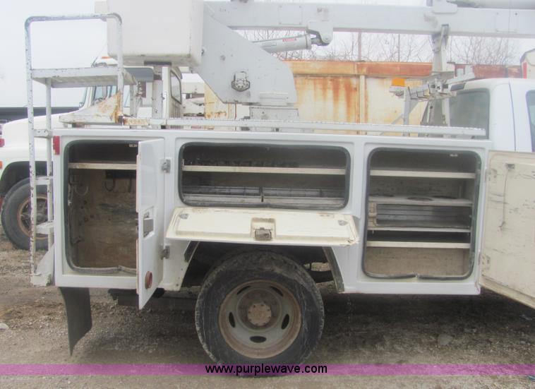 image for item 6937 1999 Ford F450 XL Super Duty bucket truck