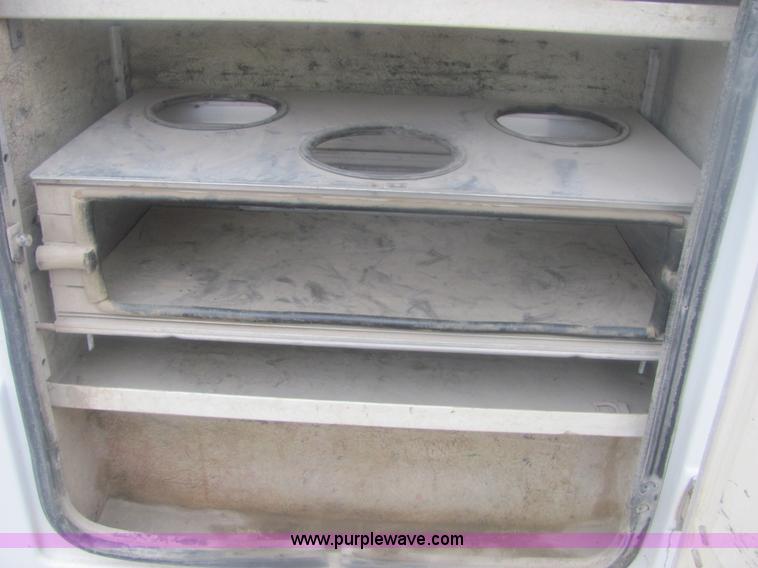 image for item 6937 1999 Ford F450 XL Super Duty bucket truck