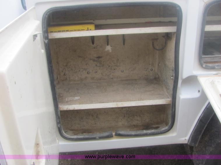 image for item 6937 1999 Ford F450 XL Super Duty bucket truck