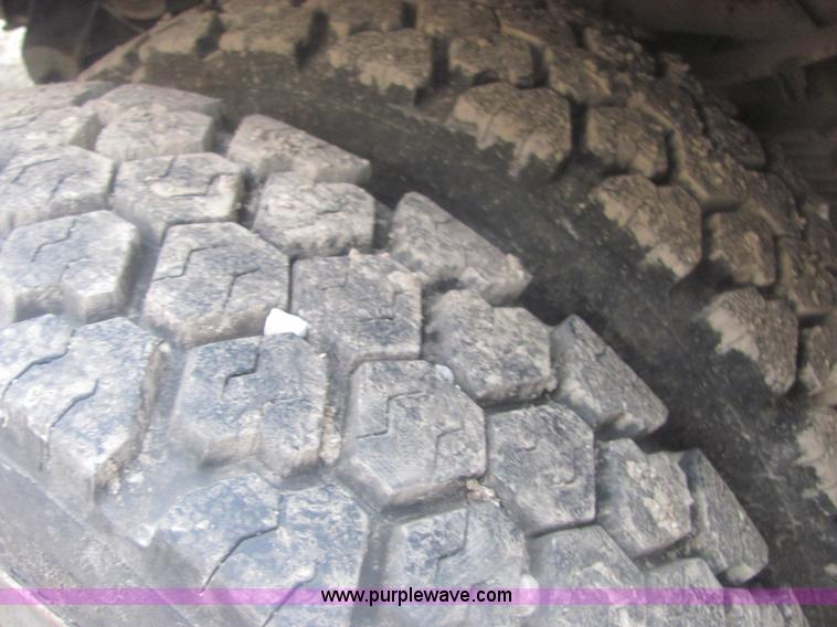 image for item 6937 1999 Ford F450 XL Super Duty bucket truck