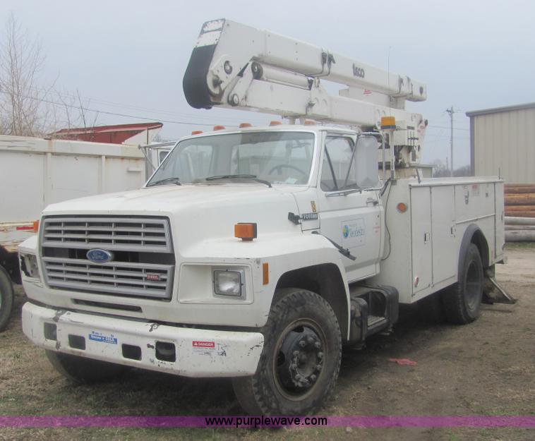 image for item 6938 1985 Ford F700 bucket truck