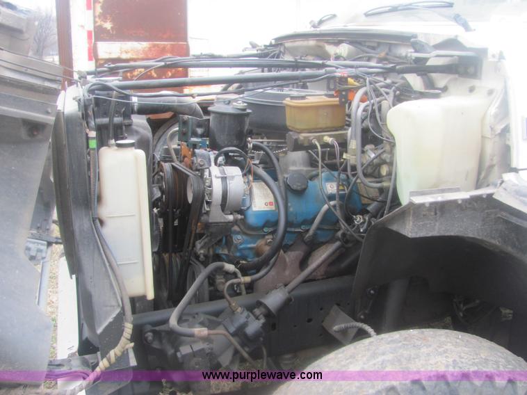 image for item 6938 1985 Ford F700 bucket truck