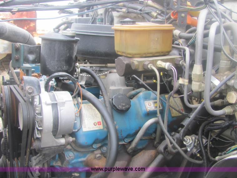 image for item 6938 1985 Ford F700 bucket truck