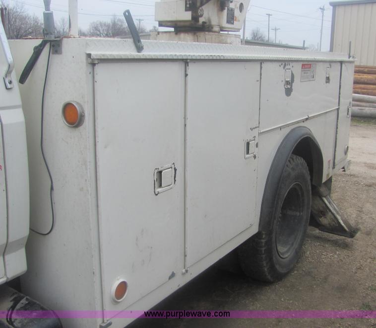image for item 6938 1985 Ford F700 bucket truck