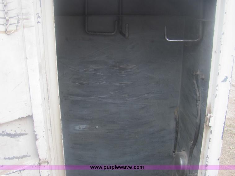 image for item 6938 1985 Ford F700 bucket truck