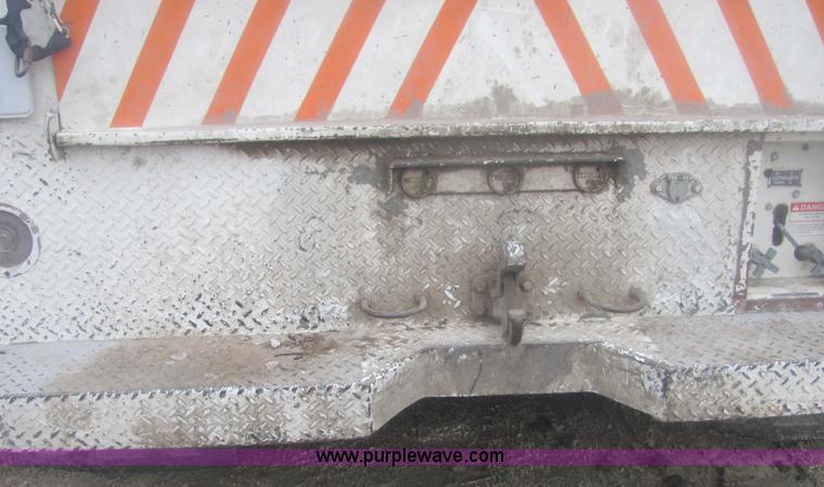 image for item 6938 1985 Ford F700 bucket truck