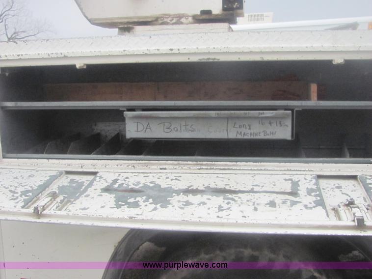 image for item 6938 1985 Ford F700 bucket truck