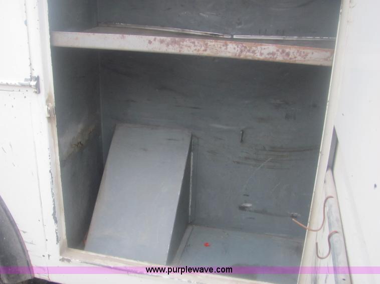 image for item 6938 1985 Ford F700 bucket truck