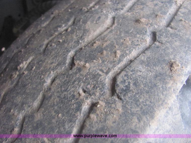 image for item 6938 1985 Ford F700 bucket truck