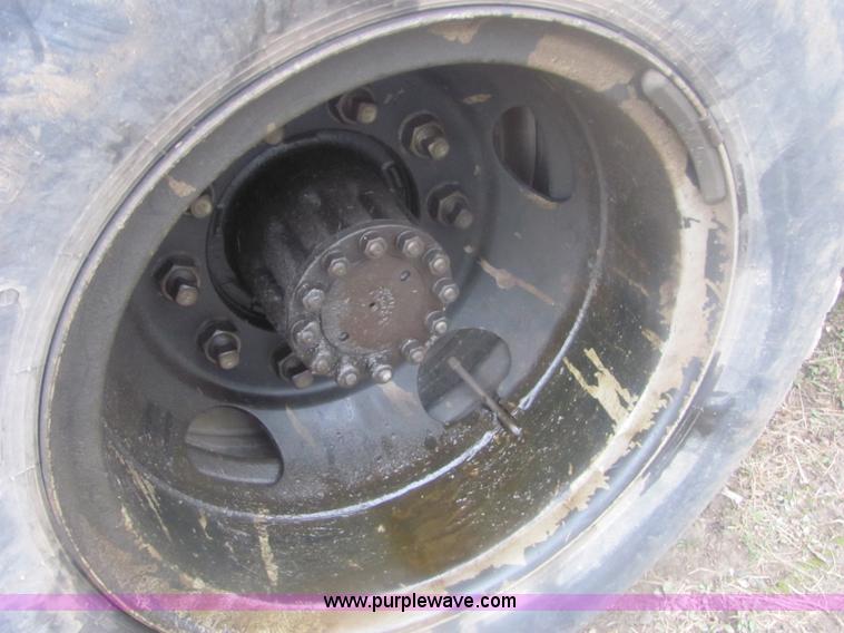 image for item 6938 1985 Ford F700 bucket truck