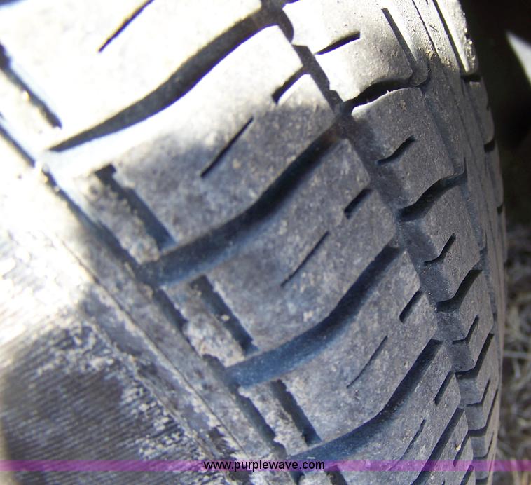 image for item 7280 1998 Toyota Sienna LE van