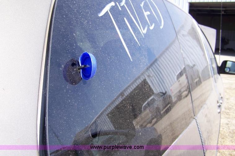 image for item 7280 1998 Toyota Sienna LE van