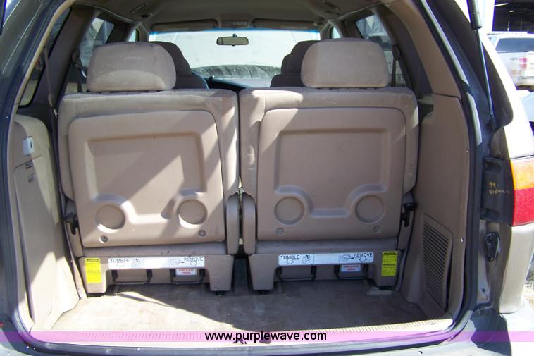 image for item 7280 1998 Toyota Sienna LE van