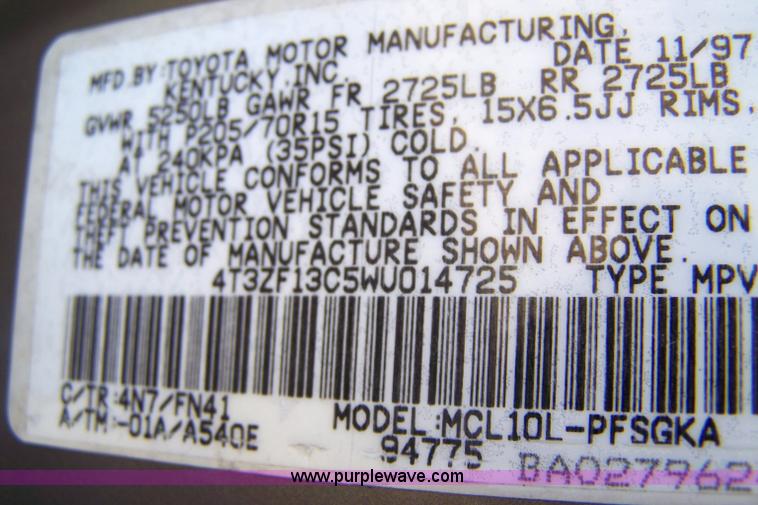 image for item 7280 1998 Toyota Sienna LE van