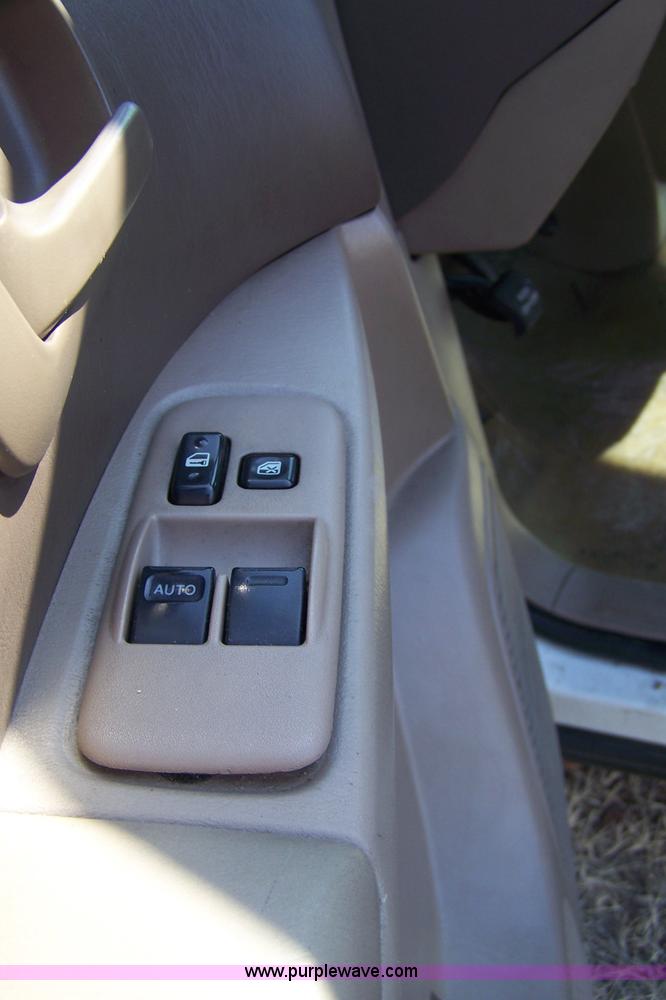 image for item 7281 2000 Toyota Sienna LE van