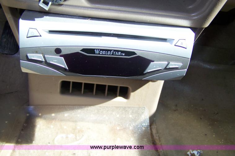 image for item 7281 2000 Toyota Sienna LE van