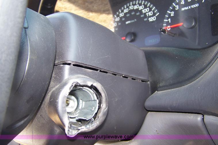 image for item 7283 1999 Chrysler Concorde LX