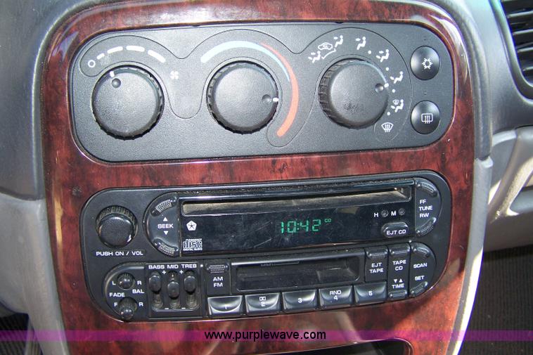 image for item 7283 1999 Chrysler Concorde LX