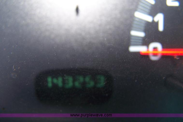 image for item 7283 1999 Chrysler Concorde LX