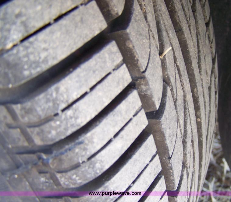 image for item 7283 1999 Chrysler Concorde LX