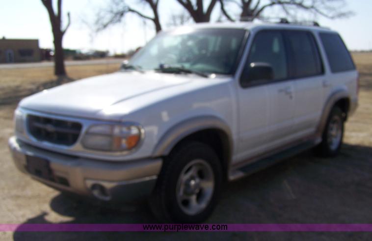 image for item 7285 2000 Ford Explorer Eddie Bauer SUV