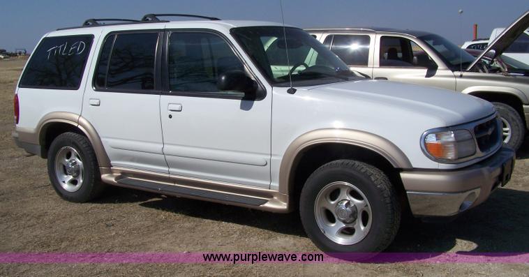 image for item 7285 2000 Ford Explorer Eddie Bauer SUV