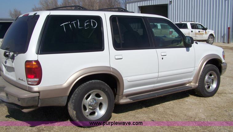 image for item 7285 2000 Ford Explorer Eddie Bauer SUV