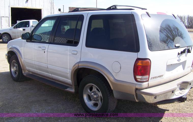image for item 7285 2000 Ford Explorer Eddie Bauer SUV