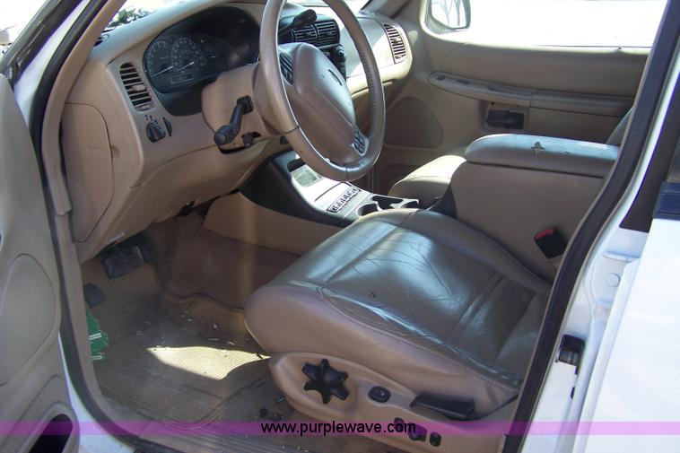 image for item 7285 2000 Ford Explorer Eddie Bauer SUV