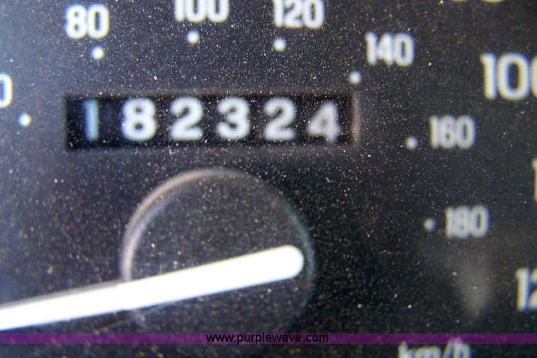 image for item 7285 2000 Ford Explorer Eddie Bauer SUV