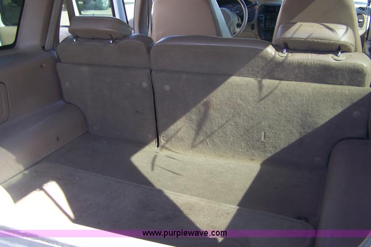 image for item 7285 2000 Ford Explorer Eddie Bauer SUV