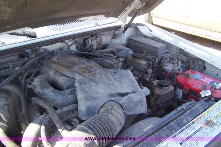 image for item 7285 2000 Ford Explorer Eddie Bauer SUV